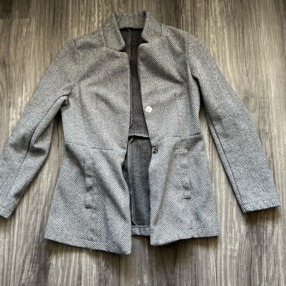 SHEIN gray and black light jacket